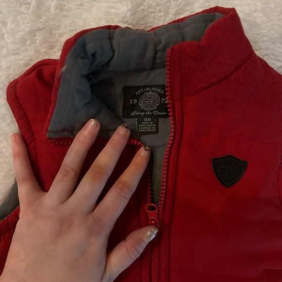 NWT Toddler Boy’s Zippered Puffer Vest Size 18 months - Picture 3 of 4